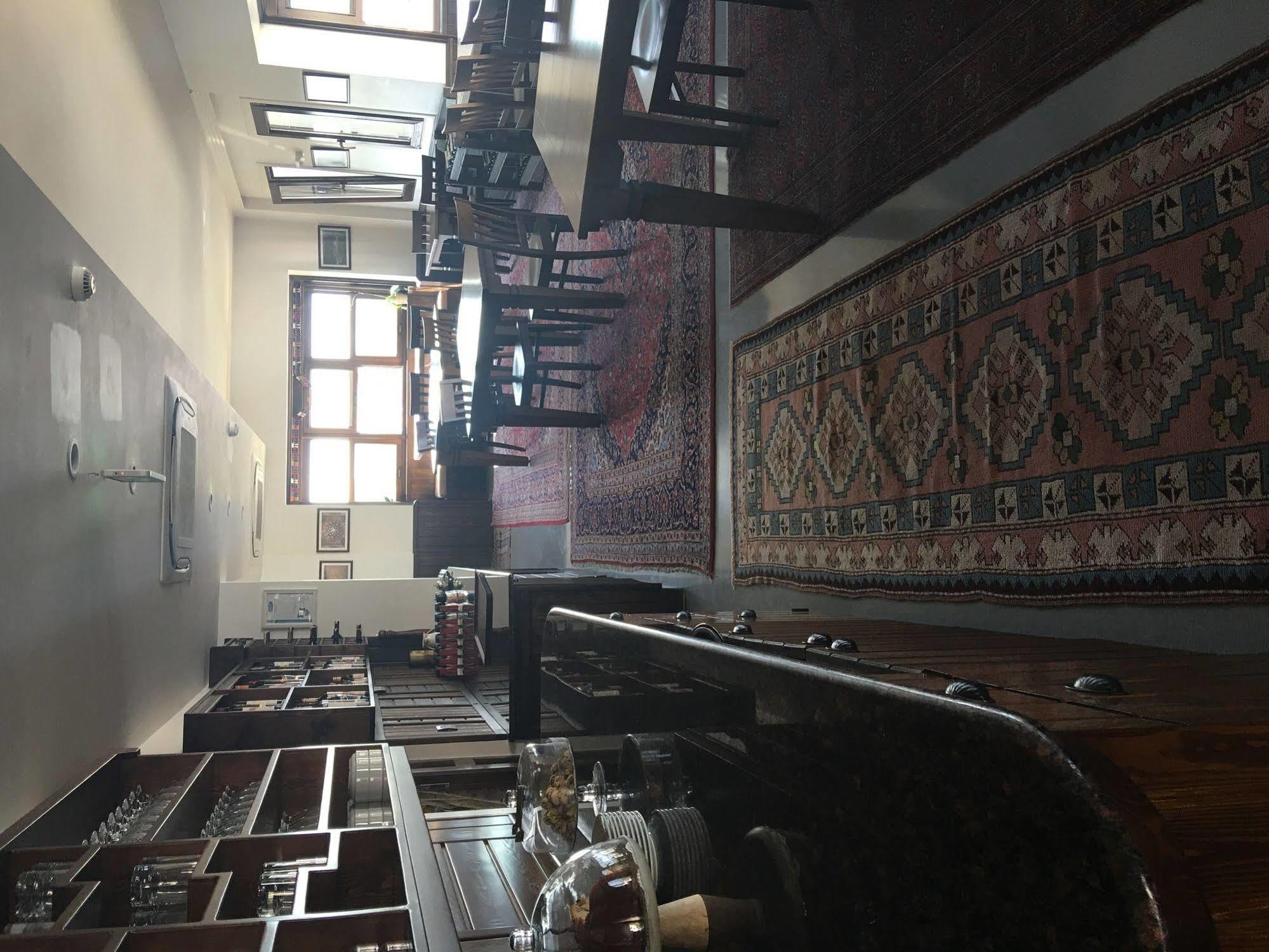 Ayasoluk & Restaurant Hotel 2*